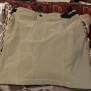Louis Garneau cargo khaki green cycling skirt with padded shorts- Women’s size S